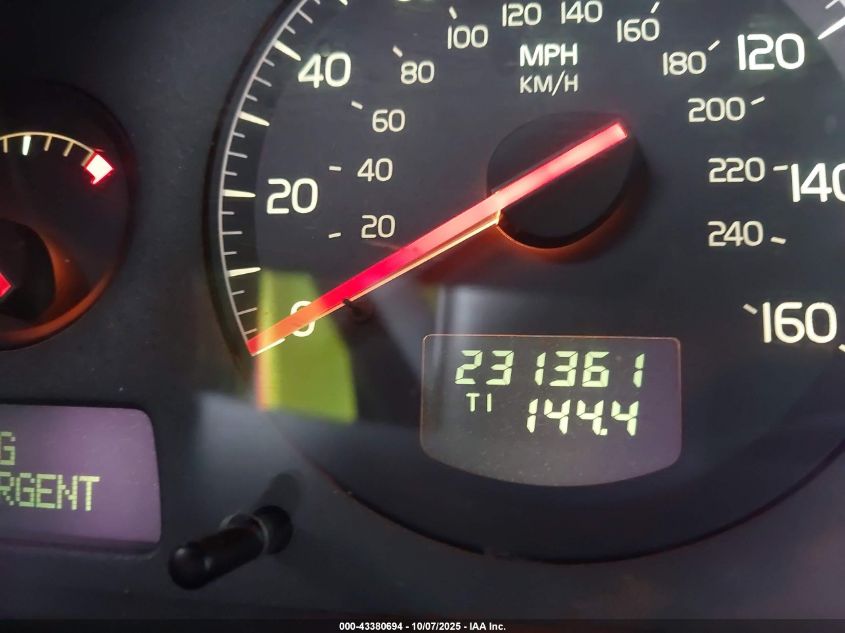 2001 Volvo V70 T5 VIN: YV1SW53D112101812 Lot: 43380694