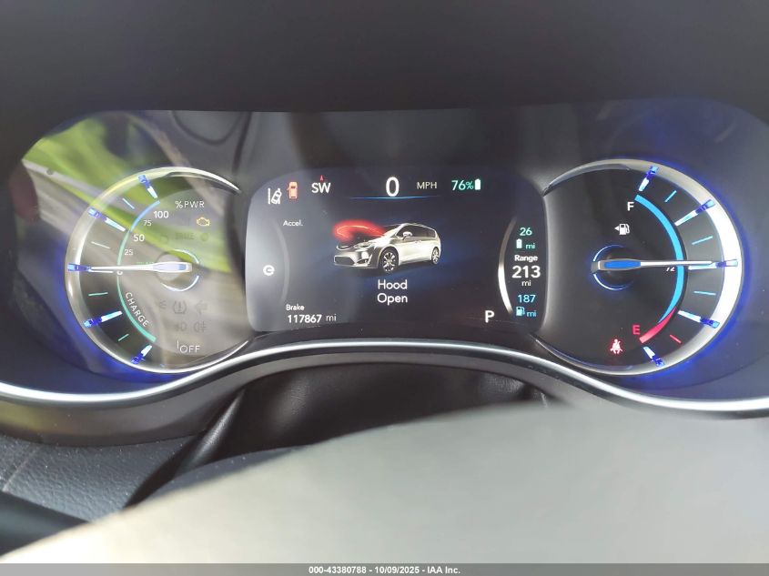 2018 Chrysler Pacifica Hybrid Limited VIN: 2C4RC1N77JR172611 Lot: 43380788