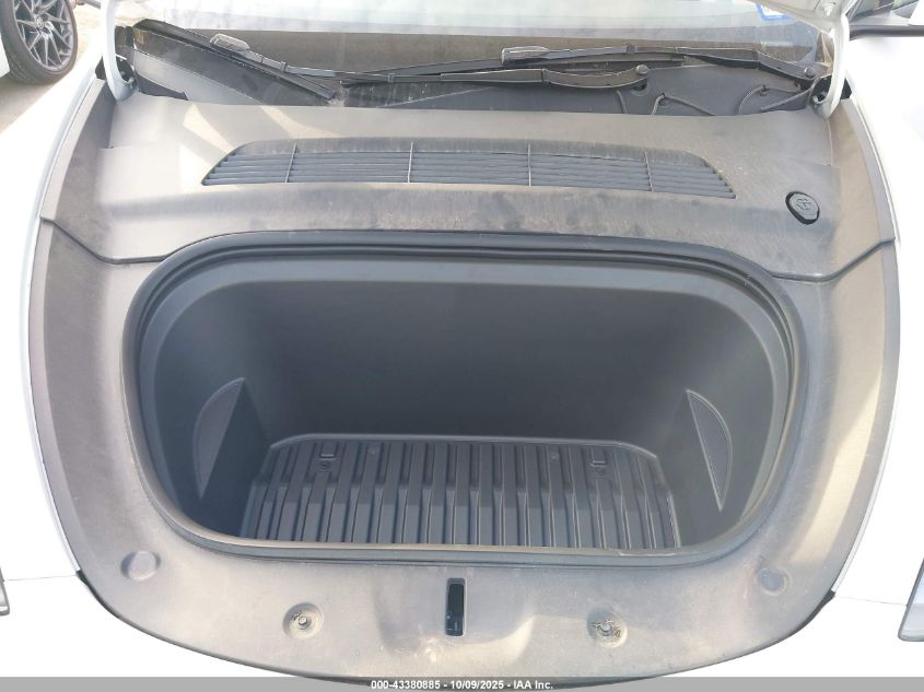 2024 Tesla Model Y Long Range Dual Motor All-Wheel Drive VIN: 7SAYGDEE2RA259291 Lot: 43380885