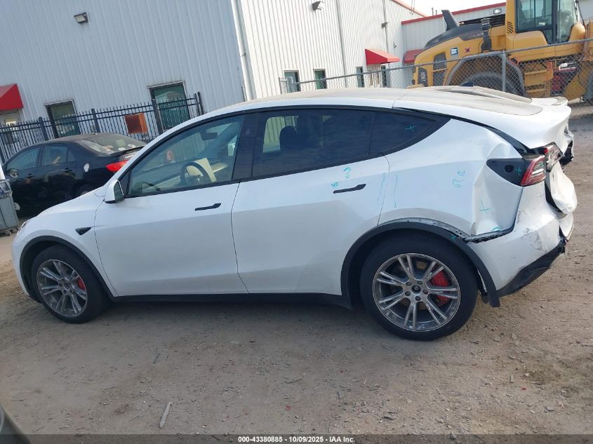 2024 Tesla Model Y Long Range Dual Motor All-Wheel Drive VIN: 7SAYGDEE2RA259291 Lot: 43380885