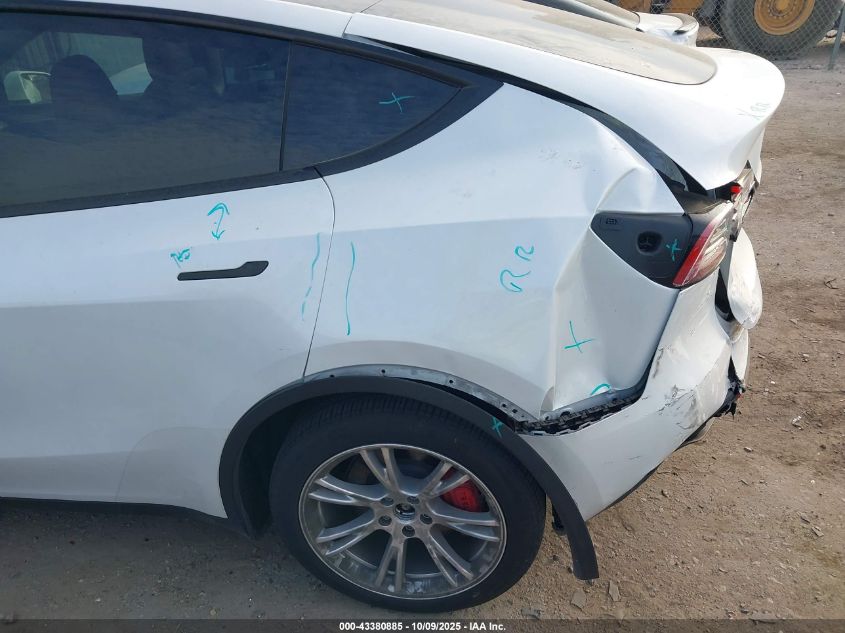 2024 Tesla Model Y Long Range Dual Motor All-Wheel Drive VIN: 7SAYGDEE2RA259291 Lot: 43380885