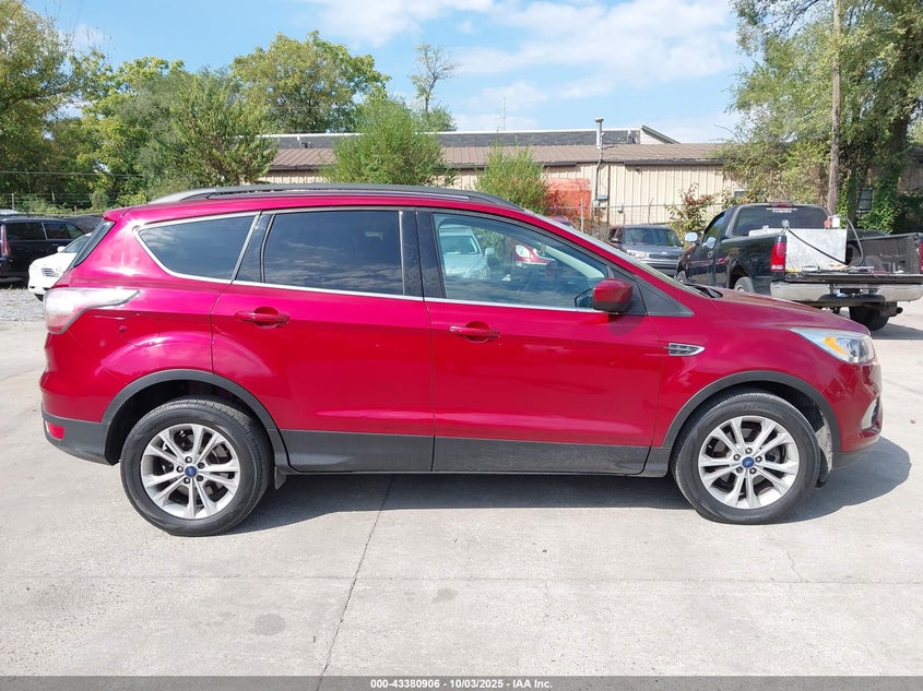 2017 FORD ESCAPE SE - 1FMCU0GD7HUB41237