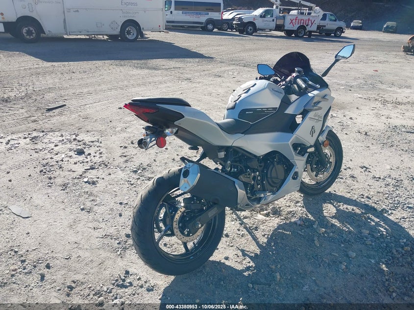ML5EXGG19SDA69397 2025 KAWASAKI NINJA photo no. 4