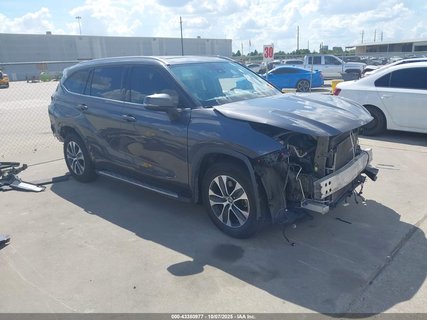 TOYOTA HIGHLANDER XLE