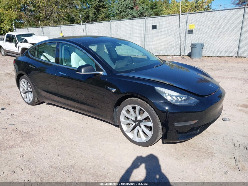 TESLA MODEL 3 LONG RANGE/PERFORMANCE