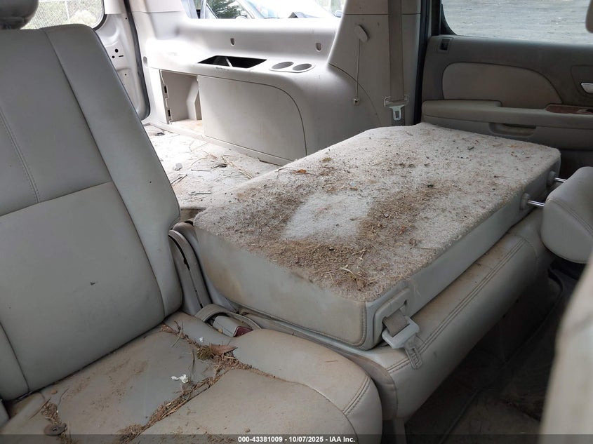 2007 GMC Yukon Xl 1500 Sle VIN: 1GKFC16J37R213283 Lot: 43381009