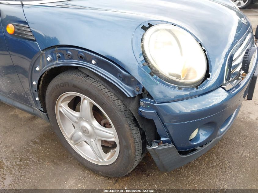 2009 Mini Cooper VIN: WMWMF33529TU73545 Lot: 43381138