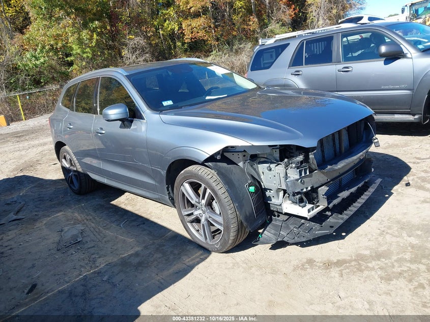 VOLVO XC60 T5 MOMENTUM