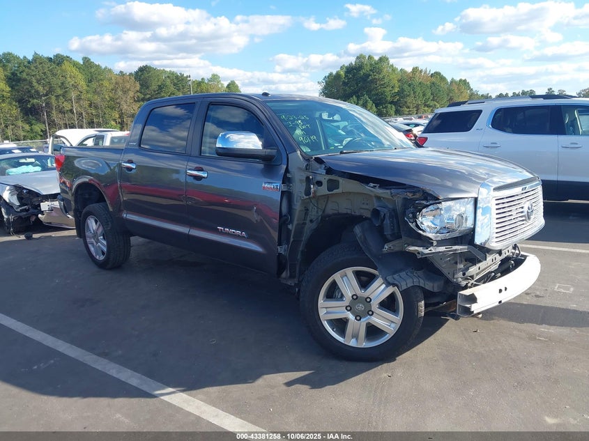 TOYOTA TUNDRA LIMITED 5.7L V8
