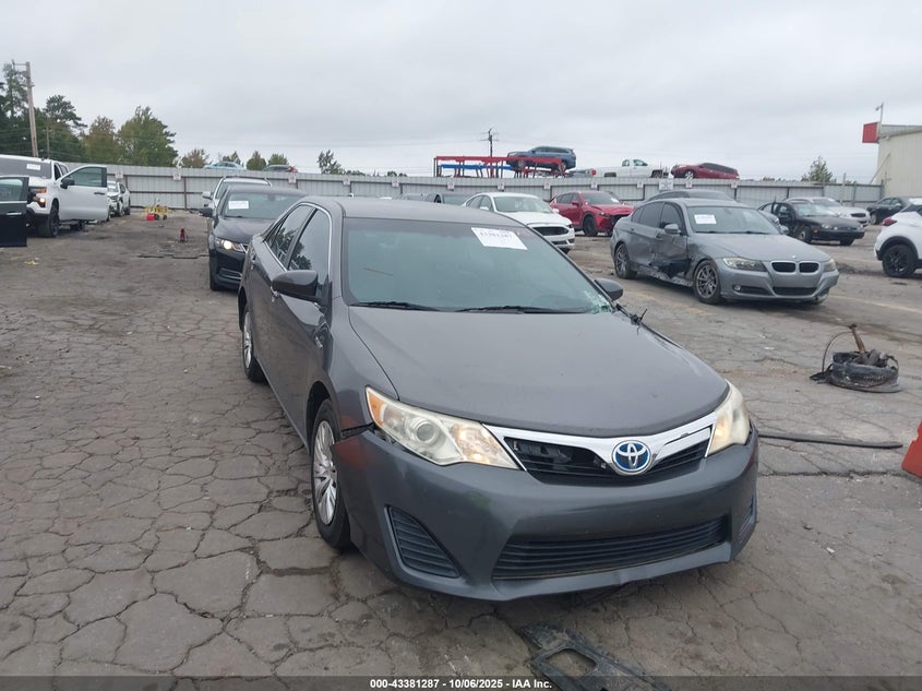 TOYOTA CAMRY HYBRID LE