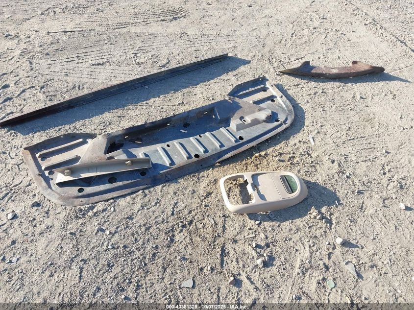 2000 Ford F-150 Lariat/Work Series/Xl/Xlt VIN: 1FTRX18W9YNB24929 Lot: 43381328