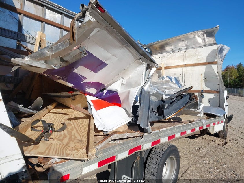 2017 GMC Savana Cutaway Work Van VIN: 7GZ37TCG5HN002735 Lot: 43381371