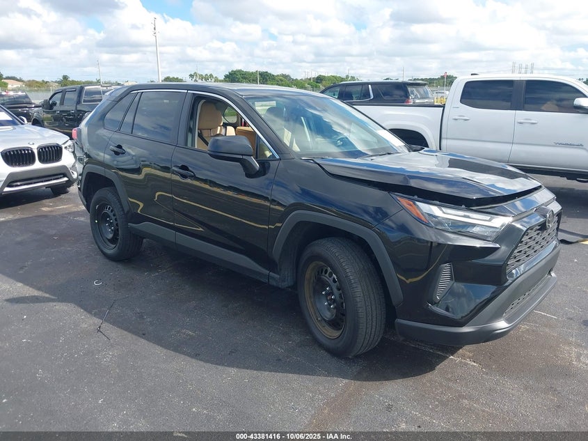 TOYOTA RAV4 LE
