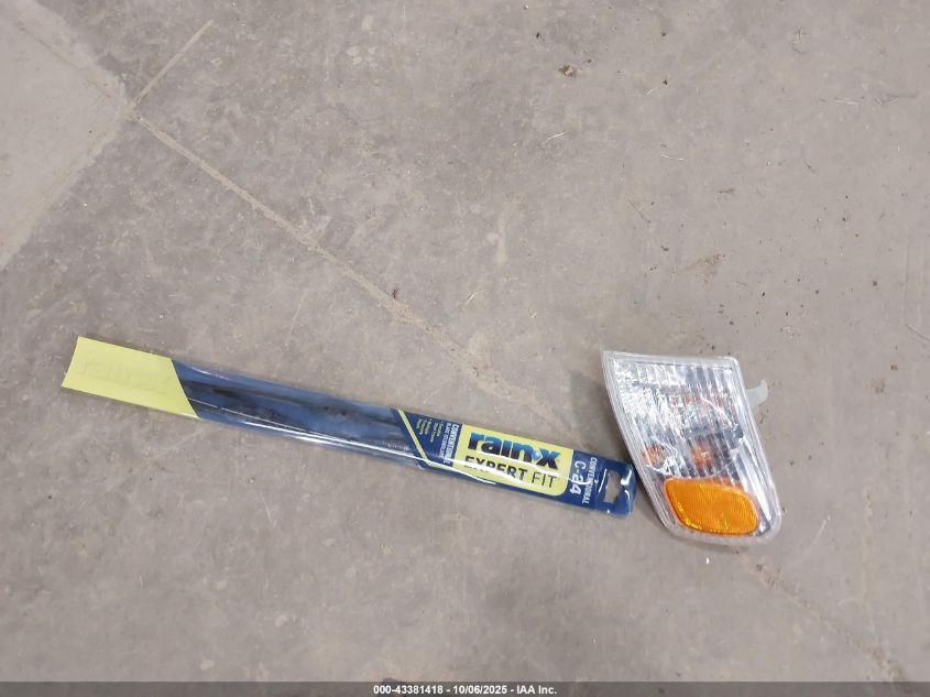 2002 Toyota Corolla Ce VIN: 2T1BR12E42C542367 Lot: 43381418