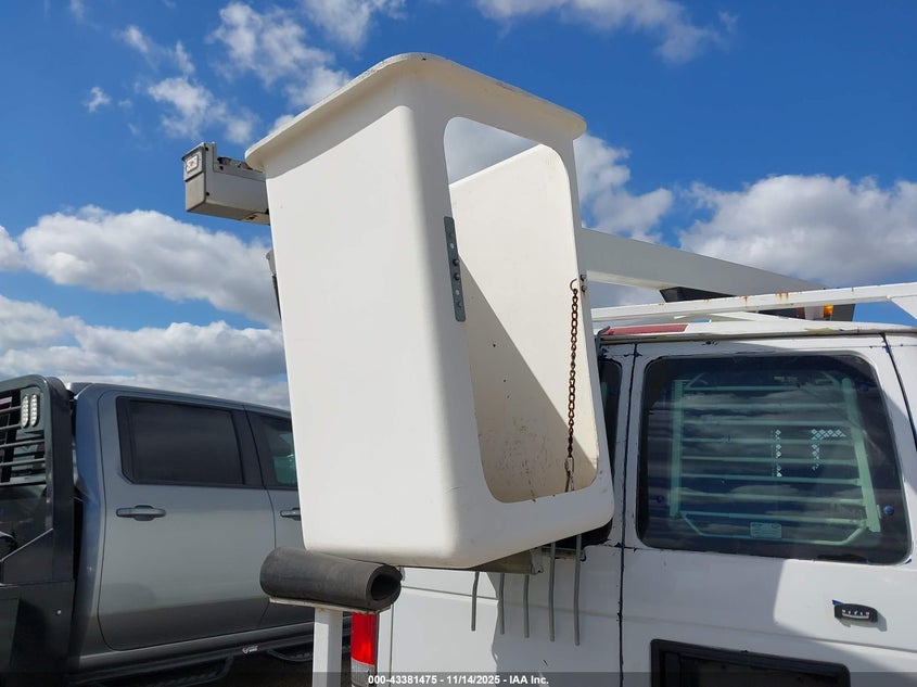 2013 Ford E-350 Super Duty Commercial VIN: 1FDSE3EL5DDB15055 Lot: 43381475