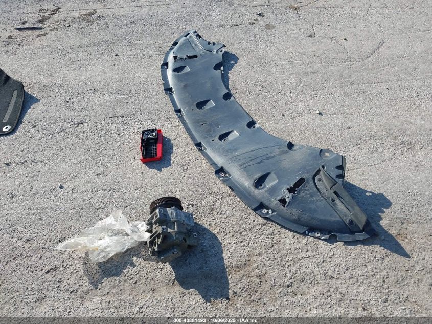 2017 Chrysler Pacifica Touring-L VIN: 2C4RC1BG0HR703050 Lot: 43381493