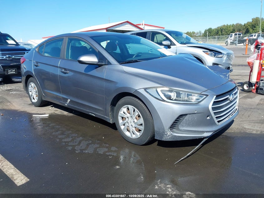 HYUNDAI ELANTRA SE
