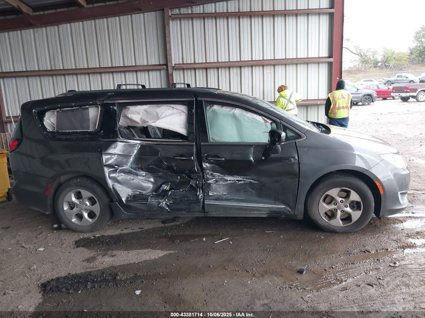 2017 Chrysler Pacifica Touring-L Plus VIN: 2C4RC1EGXHR816824 Lot: 43381714