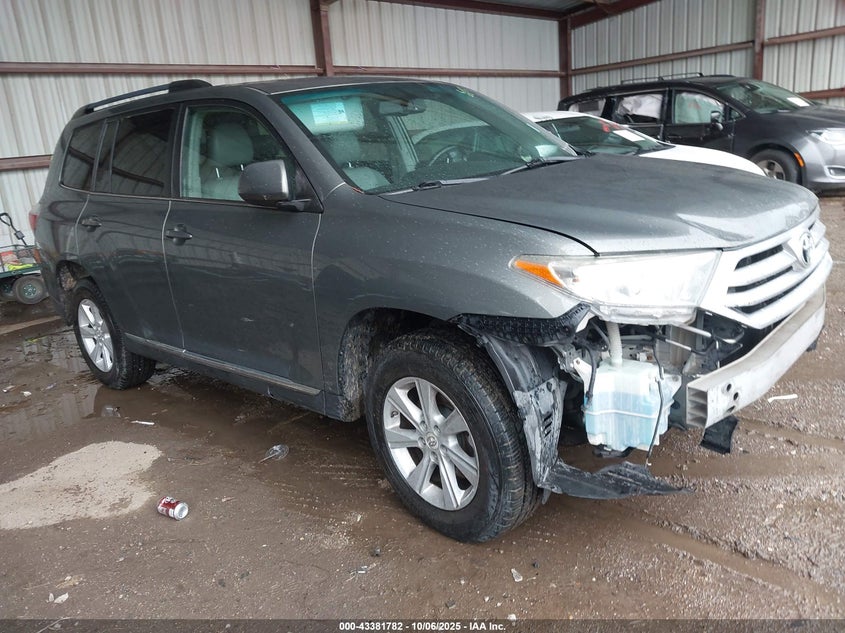 TOYOTA HIGHLANDER SE V6