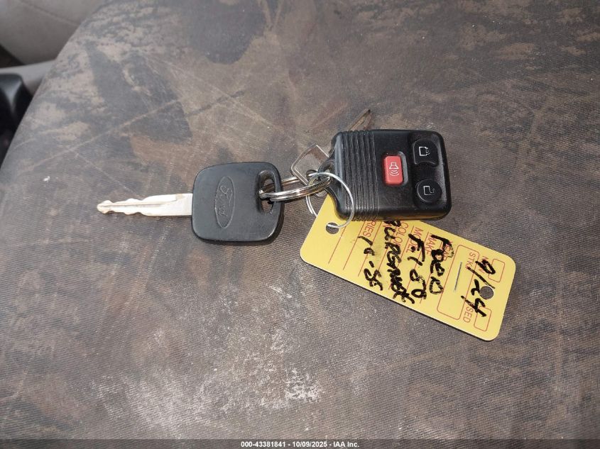 2003 Ford F-150 Lariat/Xlt VIN: 1FTRW08L83KC12450 Lot: 43381841