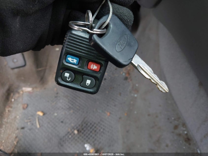 1998 Ford Taurus Se Comfort VIN: 1FAFP53S0WG125666 Lot: 43381901