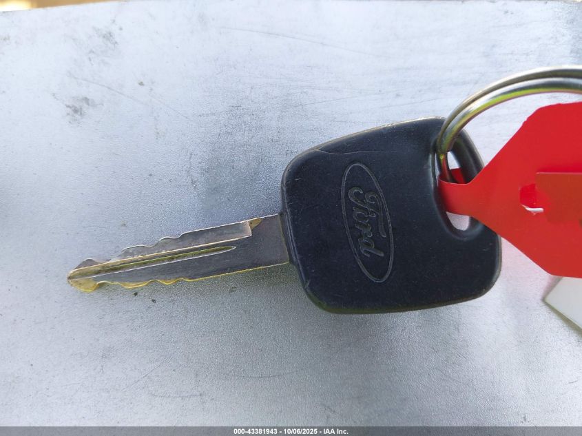 2000 Ford Expedition Eddie Bauer VIN: 1FMPU18L2YLB26888 Lot: 43381943