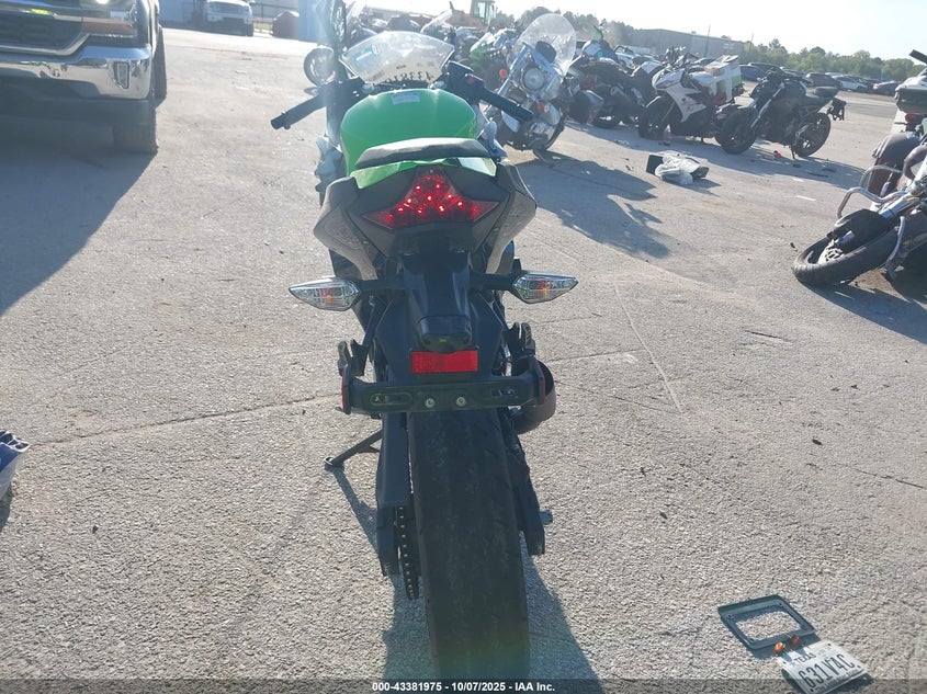 2022 Kawasaki Ex400 VIN: JKAEXKG1XNDAJ1189 Lot: 43381975