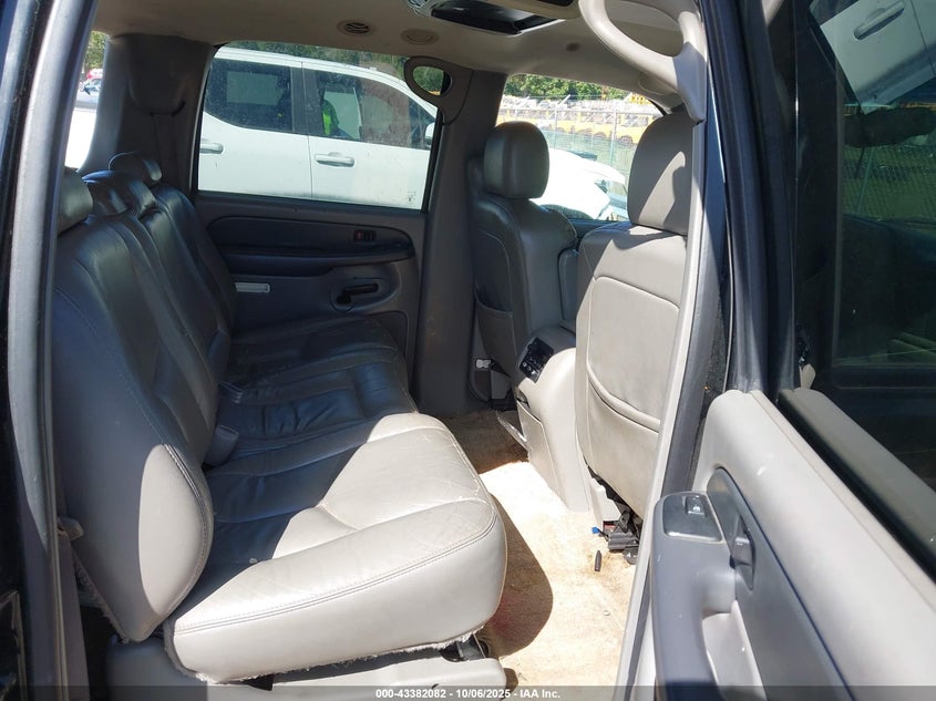 2003 Chevrolet Suburban 1500 Lt VIN: 3GNEC16ZX3G123952 Lot: 43382082