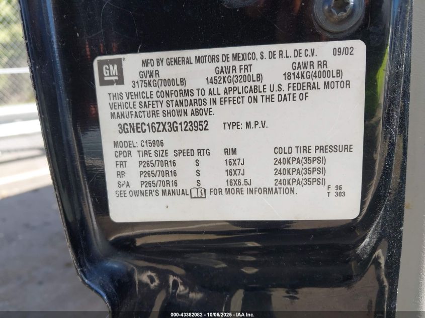 2003 Chevrolet Suburban 1500 Lt VIN: 3GNEC16ZX3G123952 Lot: 43382082