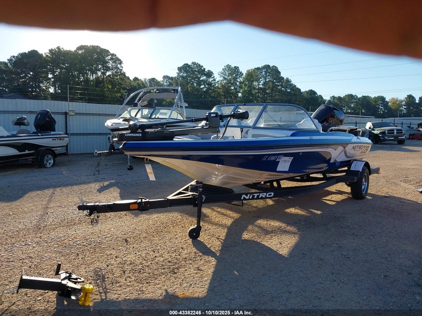 BUJ75238F122 2022   photo no. 2
