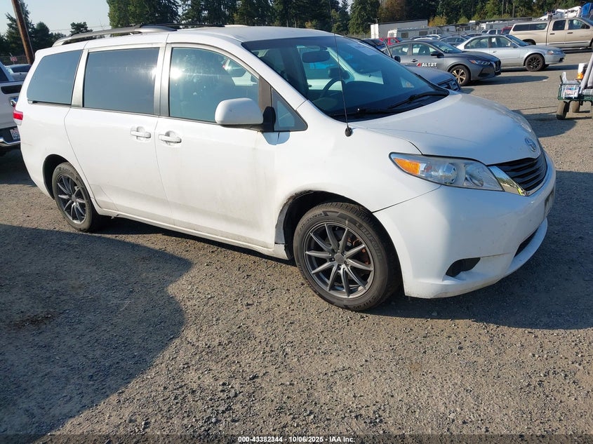 2012 Toyota Sienna Le 7 Passenger