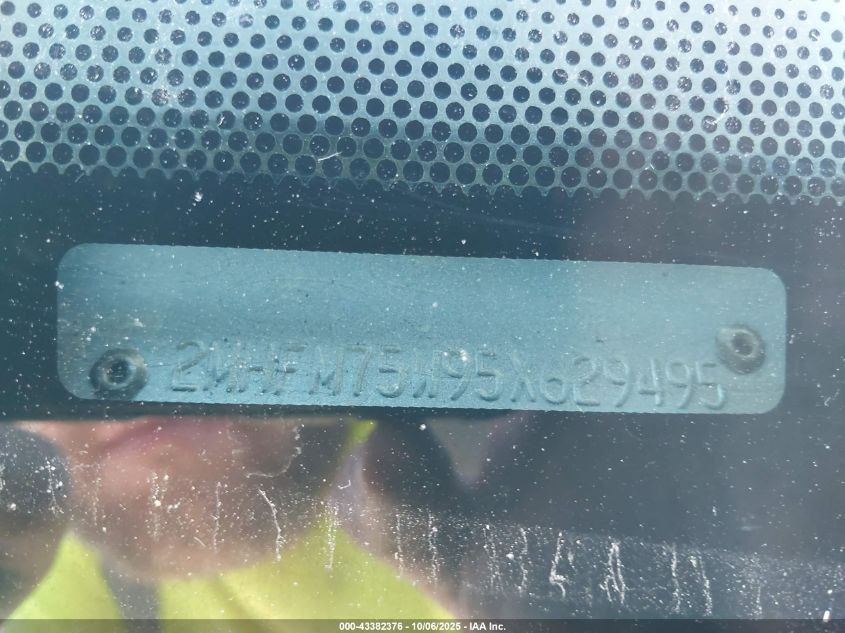 2005 Mercury Grand Marquis Ls/Lse VIN: 2MHFM75W95X629495 Lot: 43382376