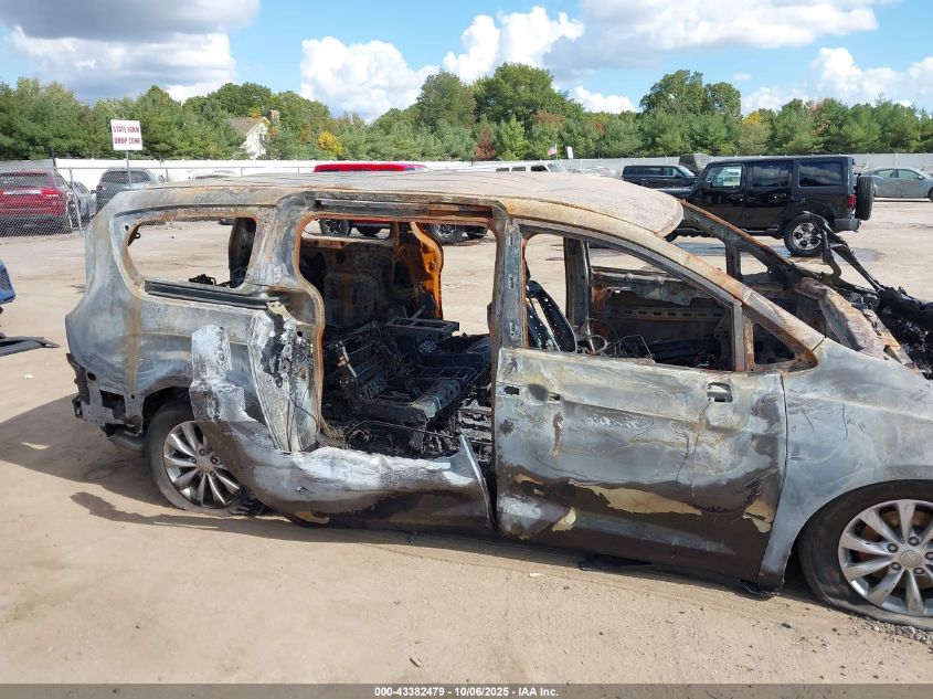 2018 Chrysler Pacifica Touring Plus VIN: 2C4RC1FG0JR279370 Lot: 43382479