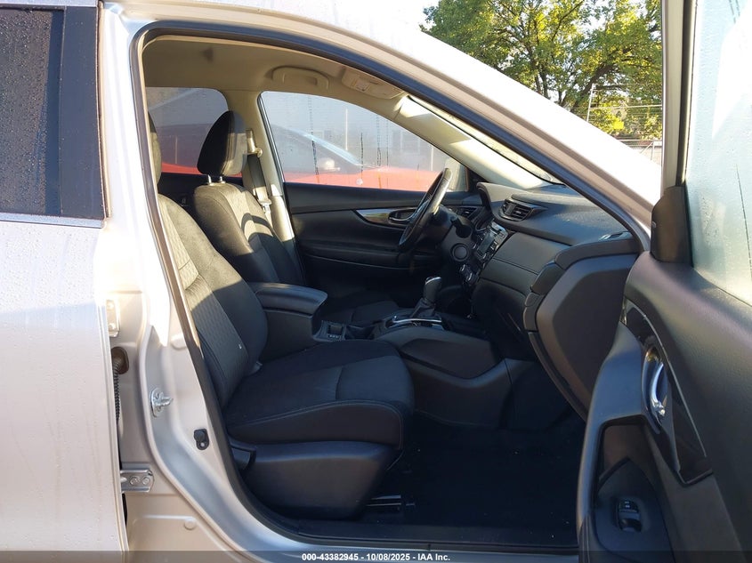 2017 NISSAN ROGUE SV JN8AT2MV5HW001011