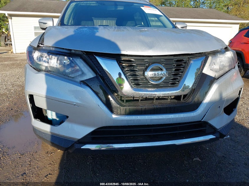 2017 NISSAN ROGUE SV JN8AT2MV5HW001011
