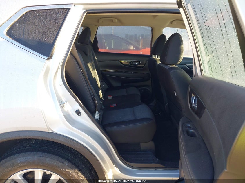 2017 NISSAN ROGUE SV JN8AT2MV5HW001011