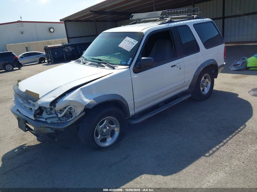 1FMYU24E0WUB89674 1998 FORD EXPLORER photo no. 2