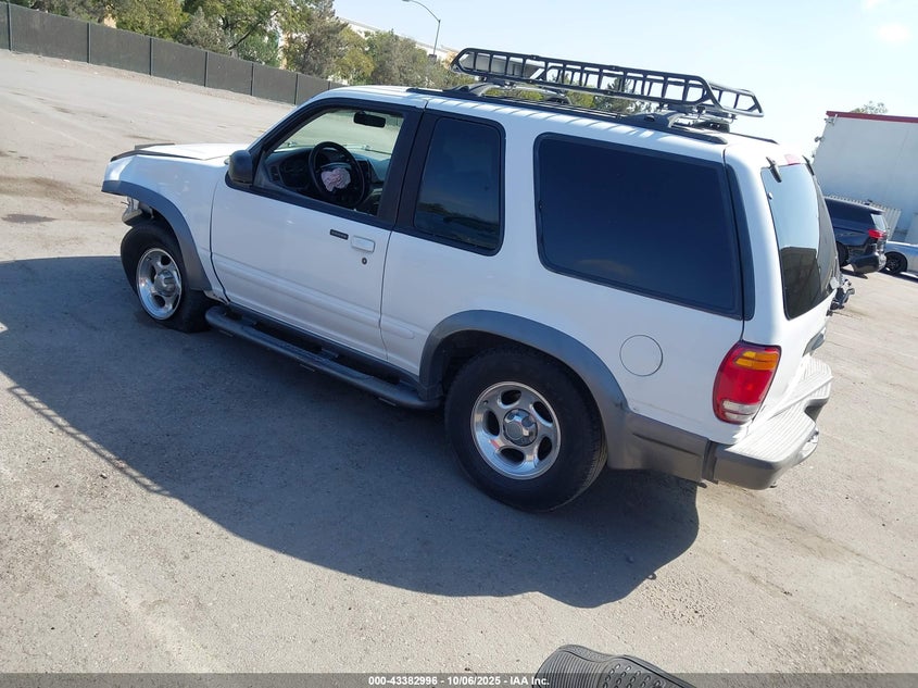 1FMYU24E0WUB89674 1998 FORD EXPLORER photo no. 3