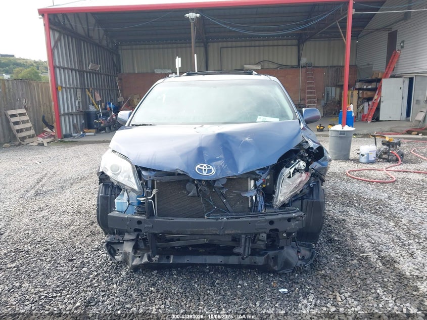 2017 TOYOTA SIENNA XLE PREMIUM 8 PASSENGER 5TDYZ3DC6HS853512