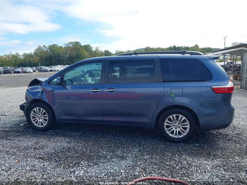2017 TOYOTA SIENNA XLE PREMIUM 8 PASSENGER 5TDYZ3DC6HS853512