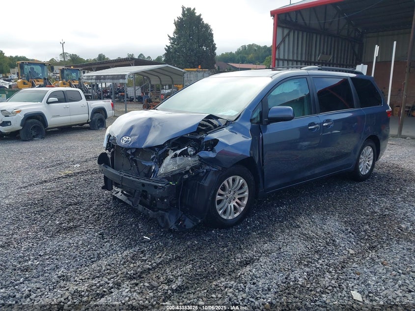 2017 TOYOTA SIENNA XLE PREMIUM 8 PASSENGER 5TDYZ3DC6HS853512