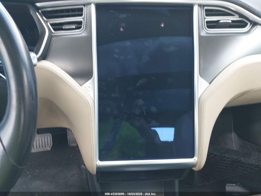 2015 Tesla Model S 60/70/85 VIN: 5YJSA1E11FF119084 Lot: 43383090