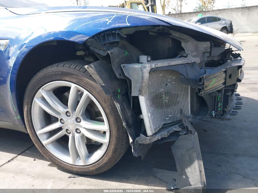 2015 Tesla Model S 60/70/85 VIN: 5YJSA1E11FF119084 Lot: 43383090