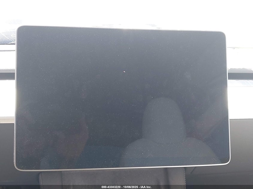 2024 Tesla Model Y Long Range Dual Motor All-Wheel Drive/Rwd VIN: 7SAYGDED7RA333554 Lot: 43383220