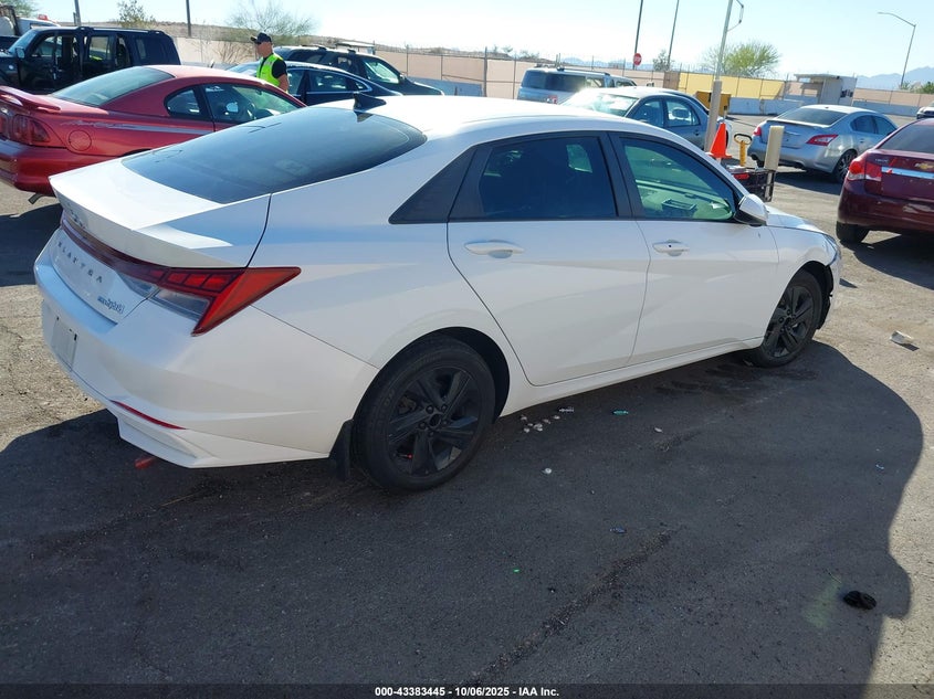 KMHLM4AJ7MU012642 2021 HYUNDAI ELANTRA photo no. 4