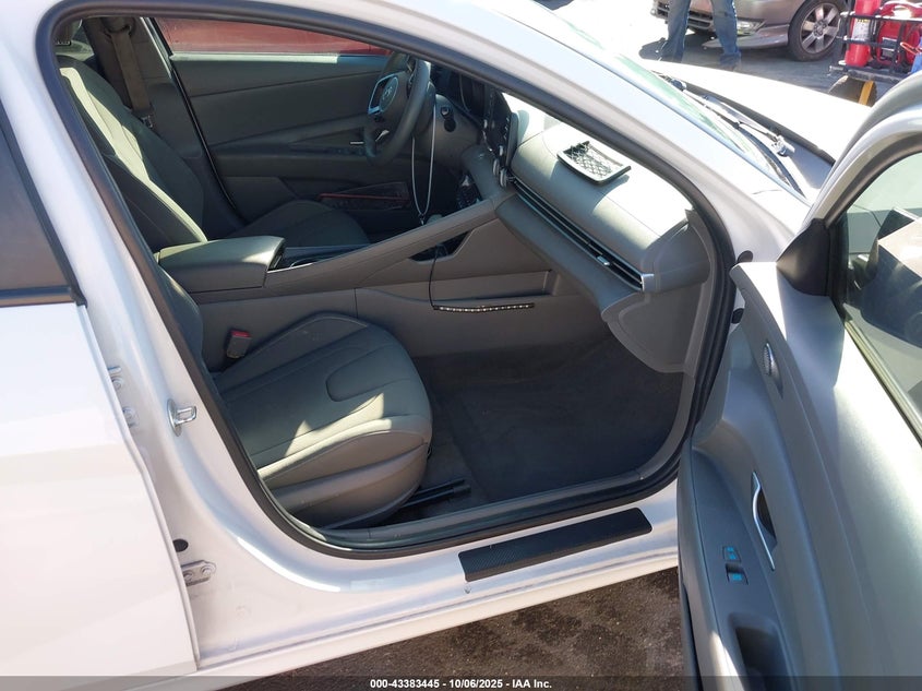 KMHLM4AJ7MU012642 2021 HYUNDAI ELANTRA photo no. 5