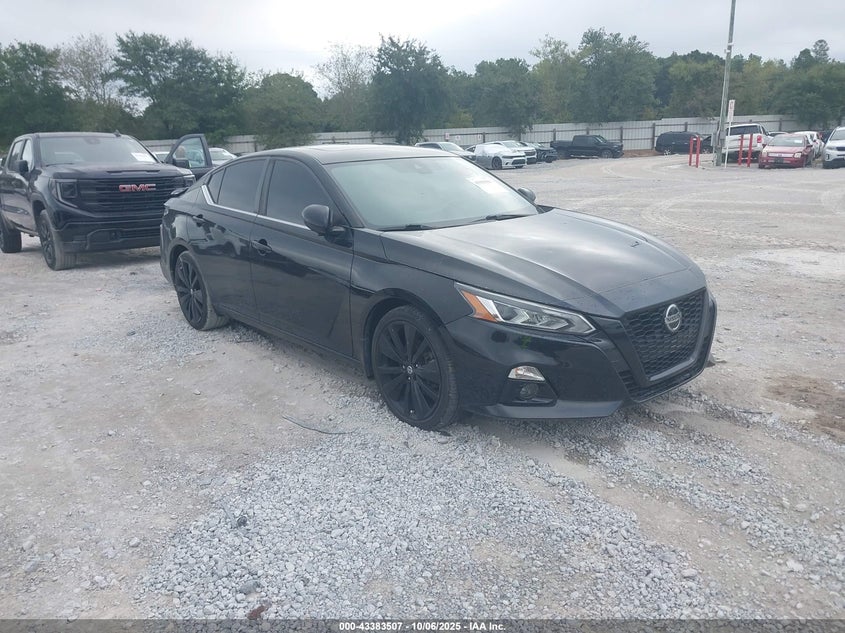 NISSAN ALTIMA SR FWD