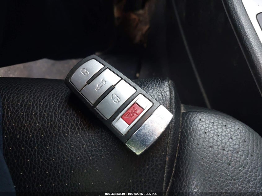 2007 Volkswagen Passat 2.0T/Wolfsburg Edition VIN: WVWAK73C07P119097 Lot: 43383549