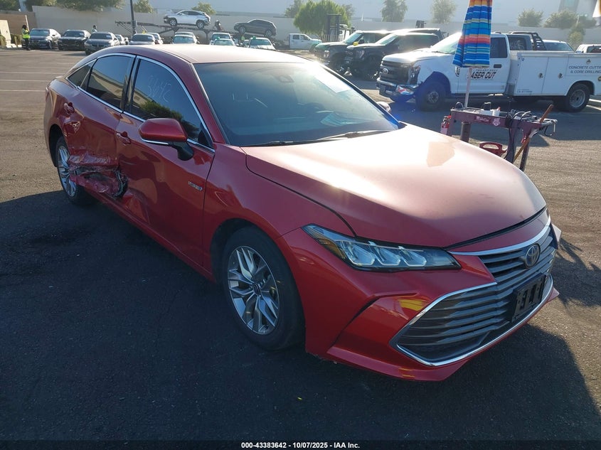 TOYOTA AVALON XLE HYBRID