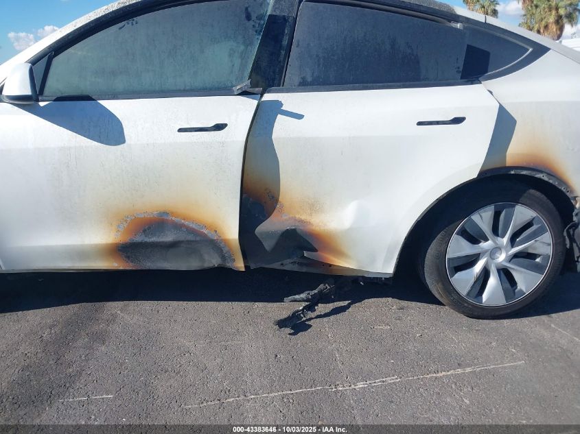 2023 Tesla Model Y Awd/Long Range Dual Motor All-Wheel Drive VIN: 7SAYGDEE5PF878788 Lot: 43383646